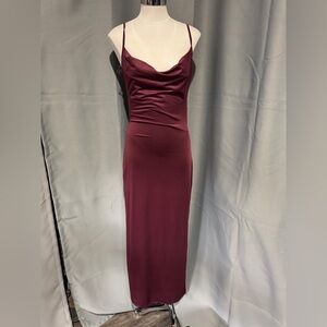 Ladies Heart & Hips size L maroon slit dress